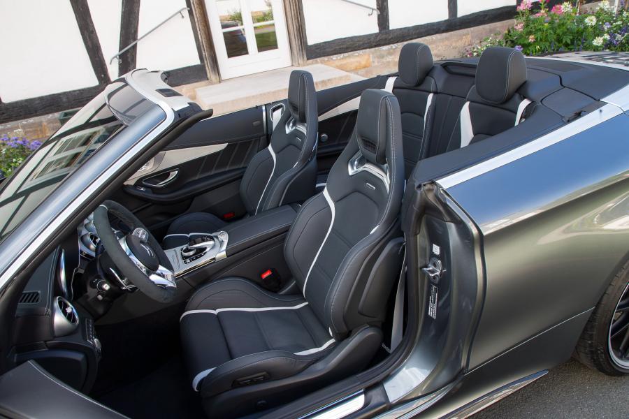 Интерьер Mercedes-AMG C63 S Cabriolet (A205) 2018 года  (WW) (фото 13 из 44)
